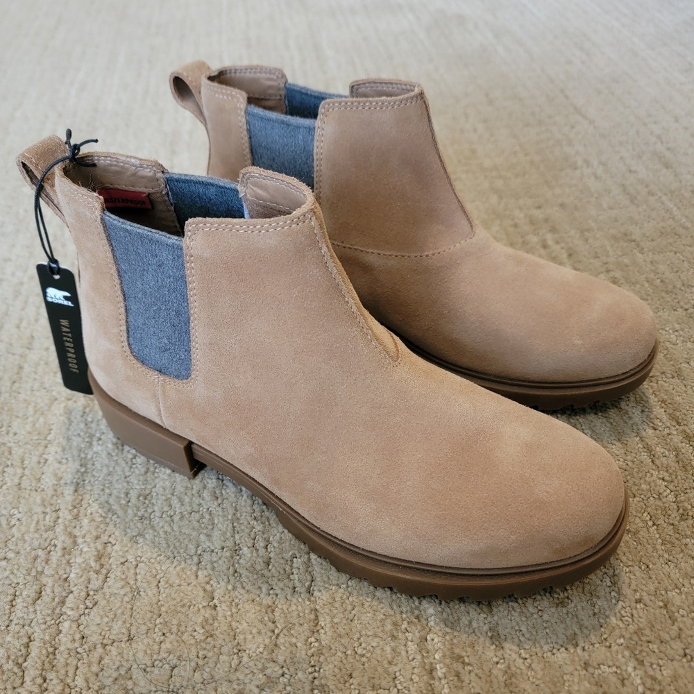 Sorel Emelie II Waterproof Suede Chelsea Boots in Tawny Buff, Size 8.5